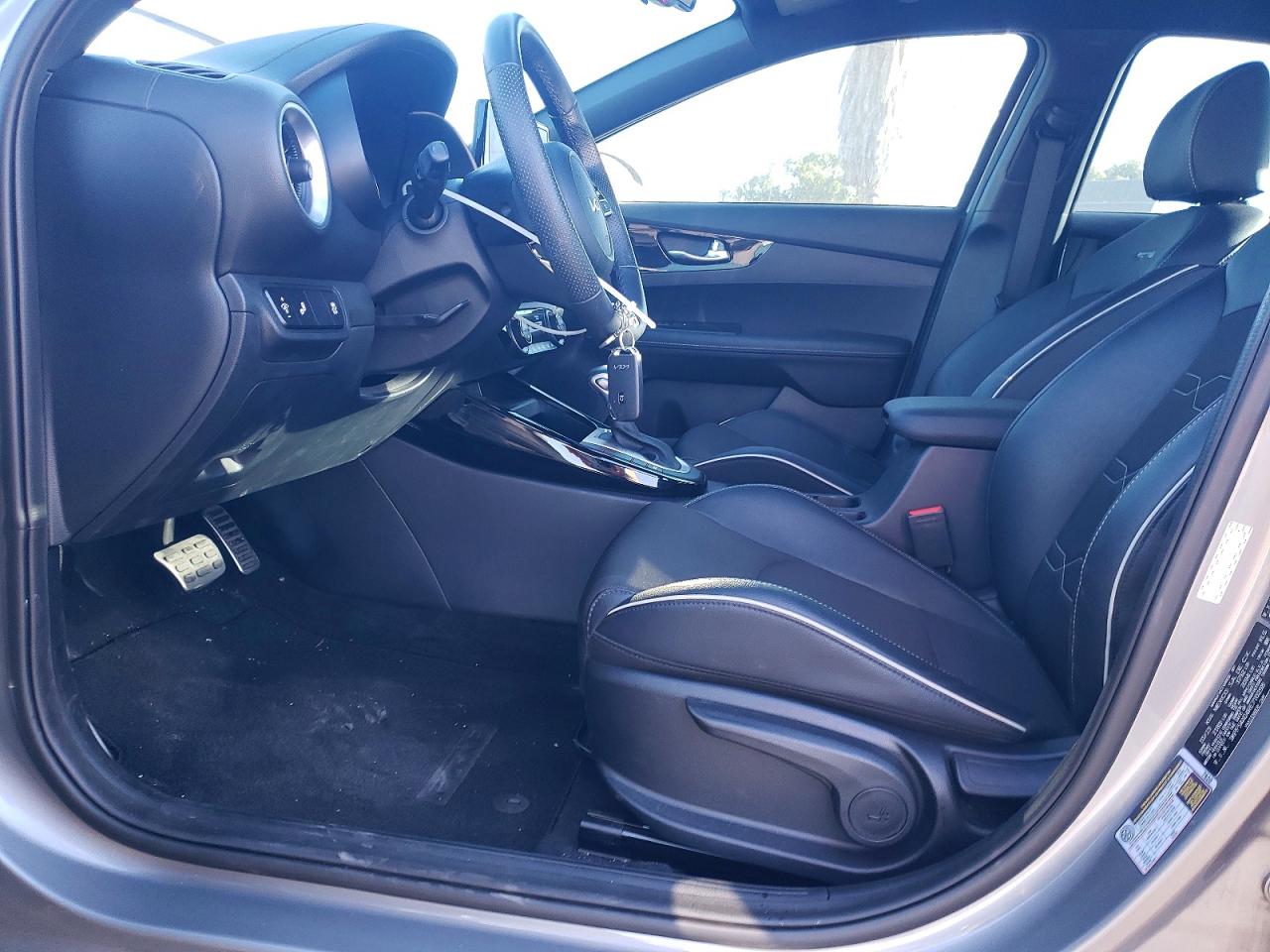 2024 KIA FORTE GT LINE photo 13