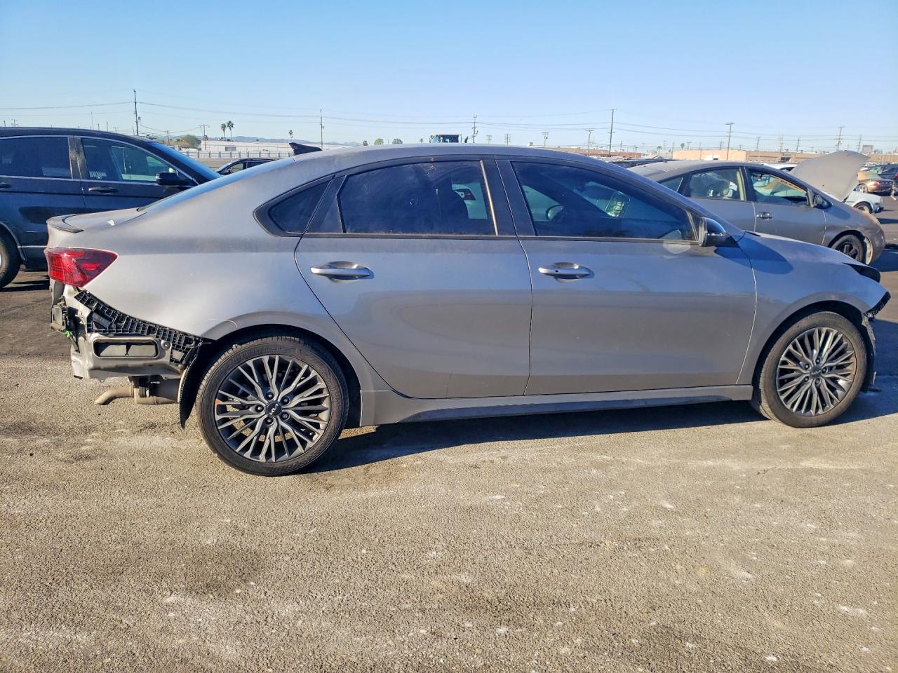 2024 KIA FORTE GT LINE photo 5