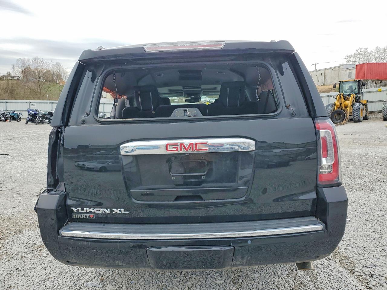 2015 GMC YUKON XL DENALI photo 6