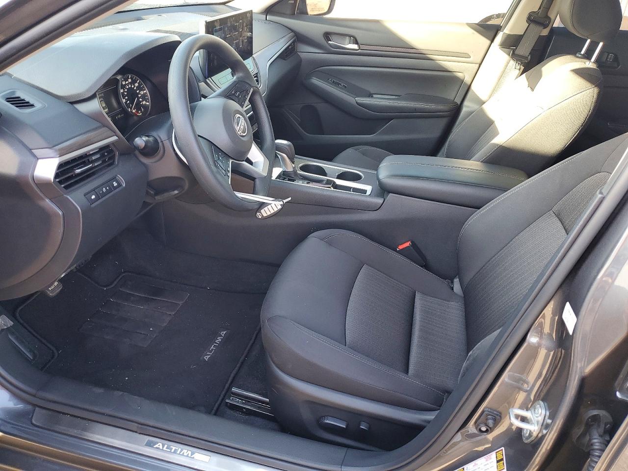 2025 NISSAN ALTIMA SV photo 13
