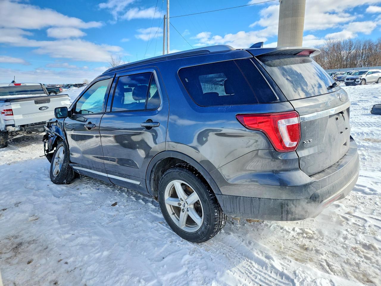 2016 FORD EXPLORER XLT photo 2