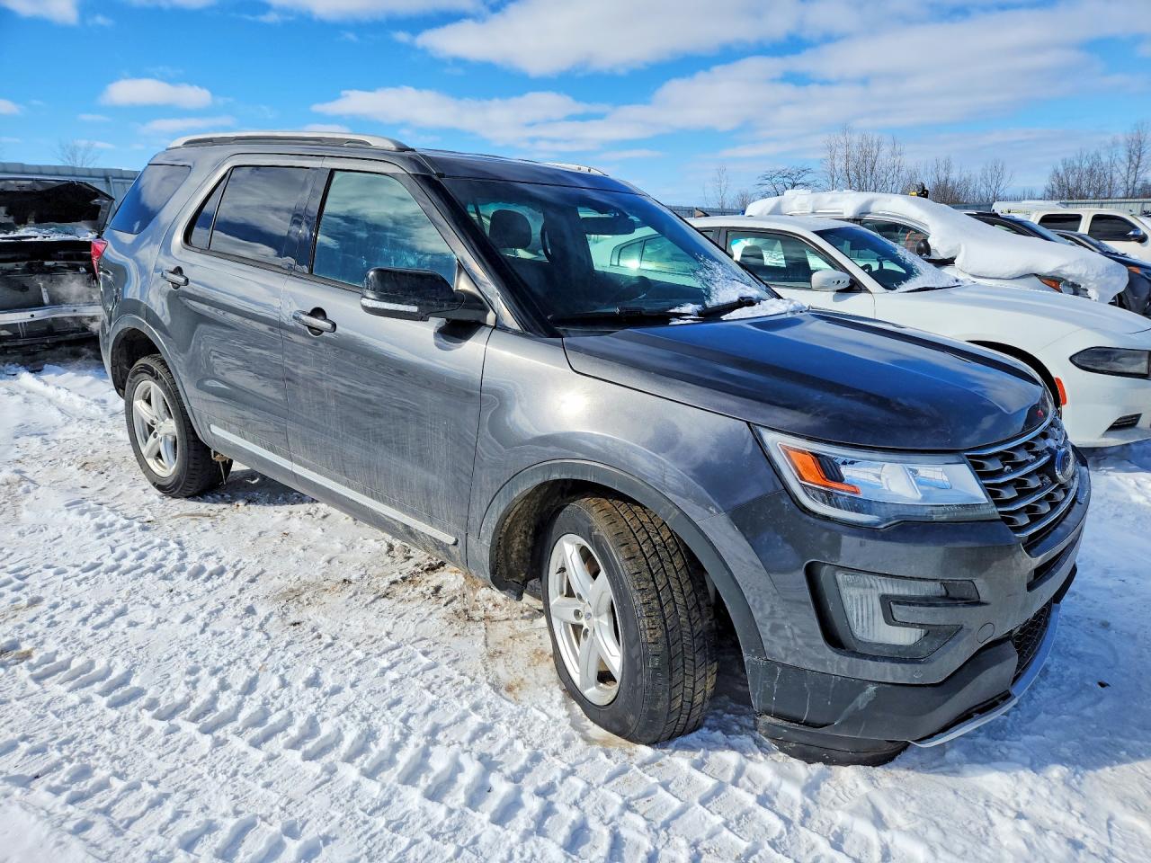 2016 FORD EXPLORER XLT photo 4