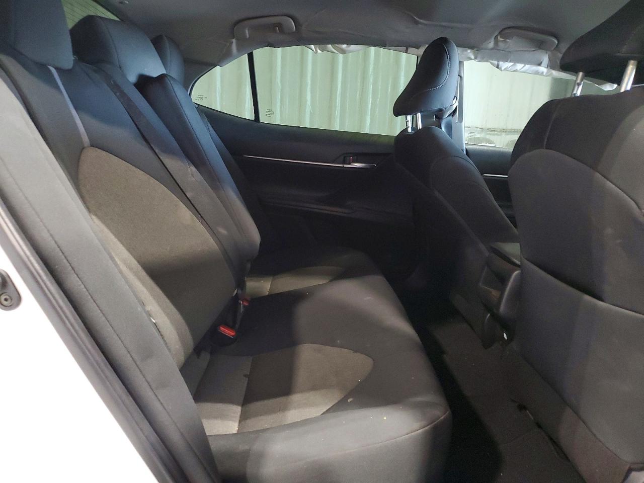 2022 TOYOTA CAMRY LE photo 28