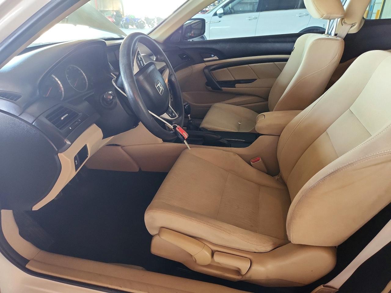 2012 HONDA ACCORD LX photo 7