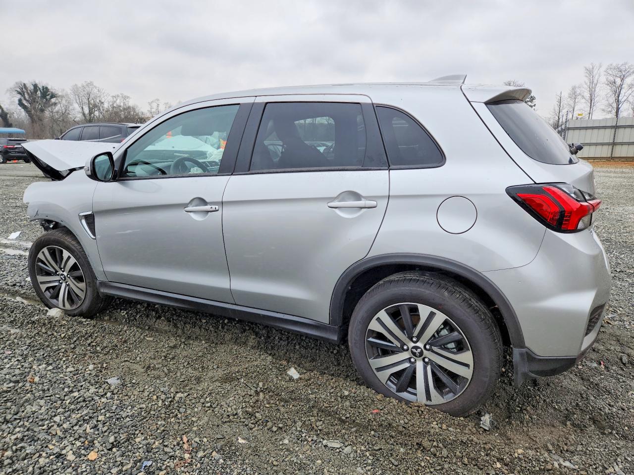2025 MITSUBISHI OUTLANDER SPORT photo 4