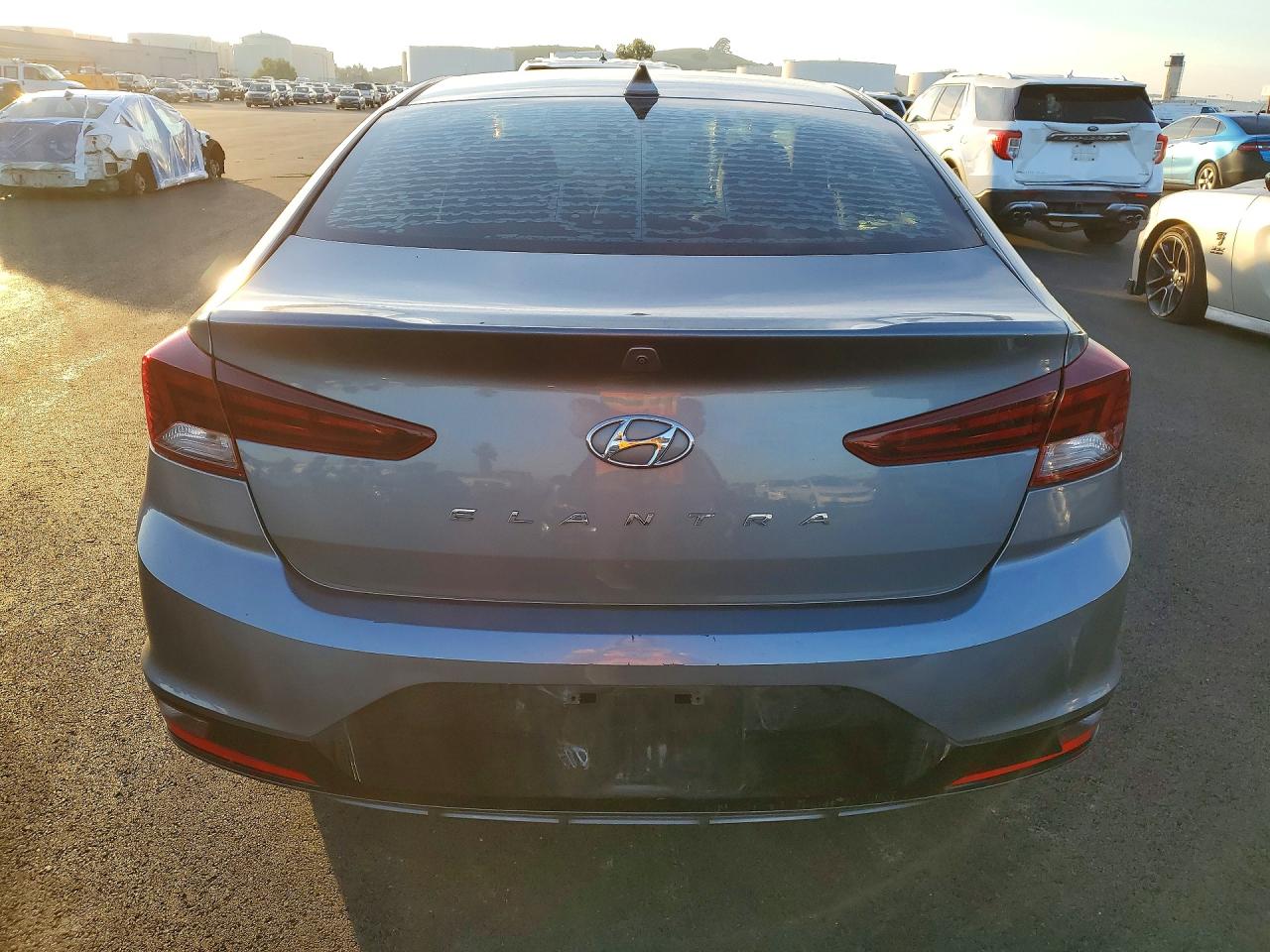 2019 HYUNDAI ELANTRA SEL photo 6