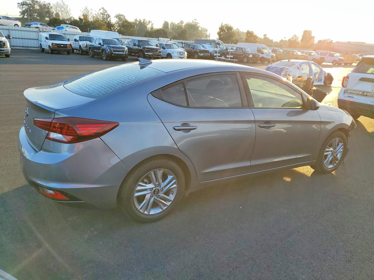 2019 HYUNDAI ELANTRA SEL photo 3