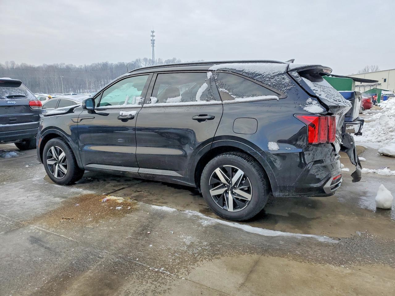 2022 KIA SORENTO S photo 4