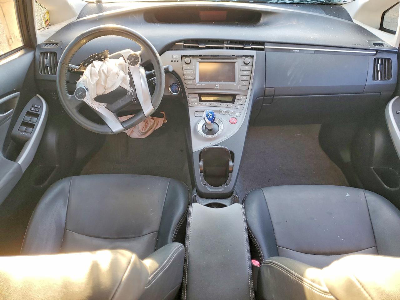 2012 TOYOTA PRIUS photo 8