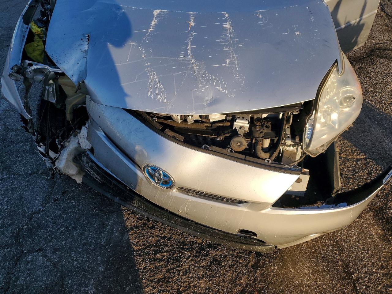 2012 TOYOTA PRIUS photo 11