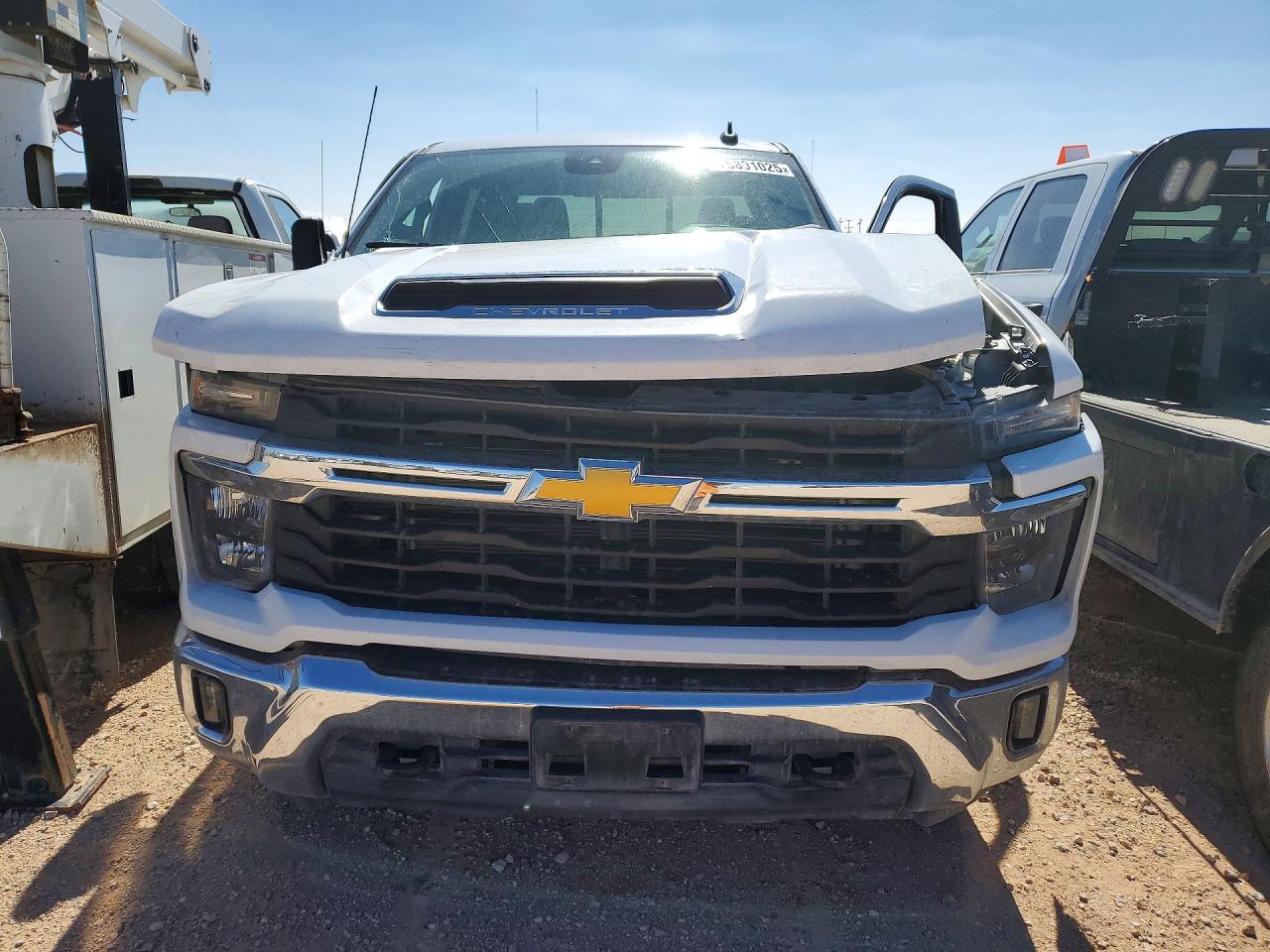 2025 CHEVROLET SILVERADO K2500 HEAVY DUTY LT photo 9