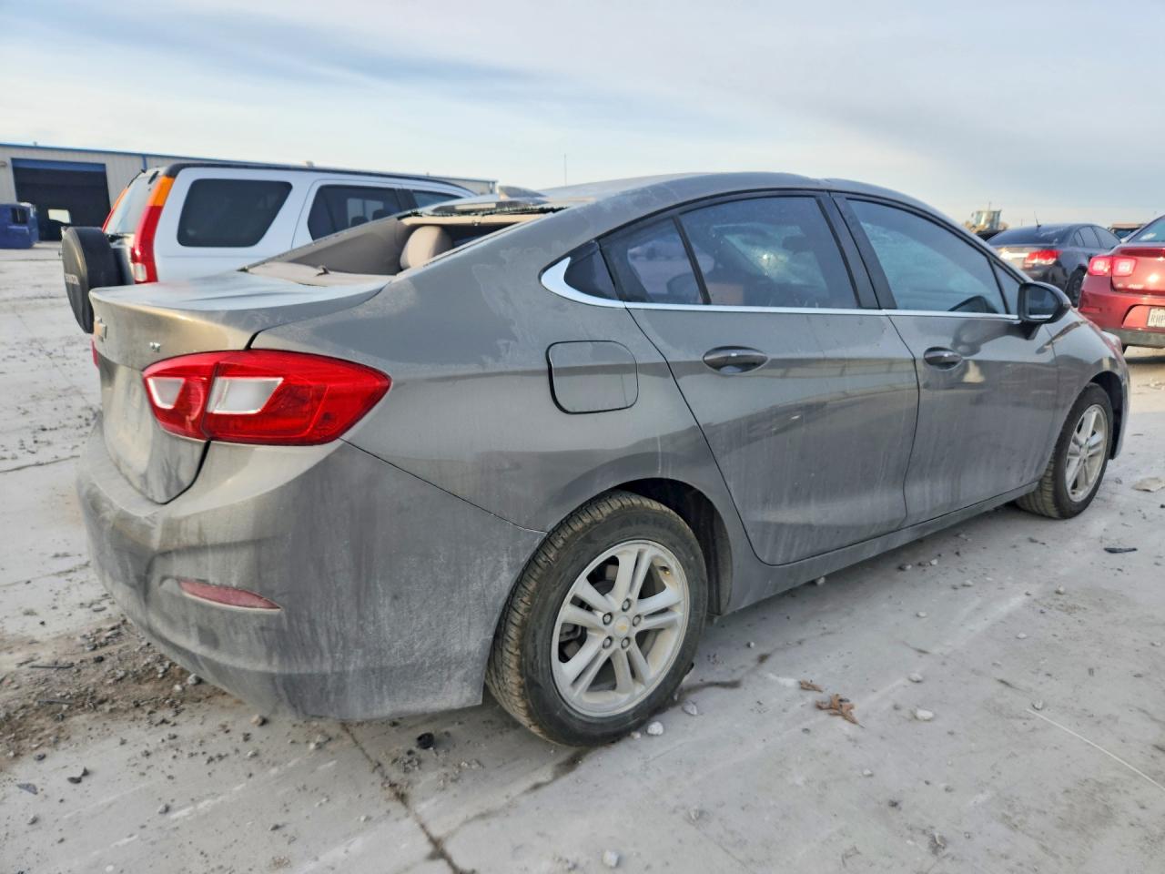 2017 CHEVROLET CRUZE LT photo 3