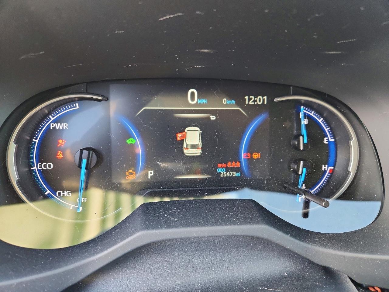 2025 TOYOTA RAV4 LE photo 17