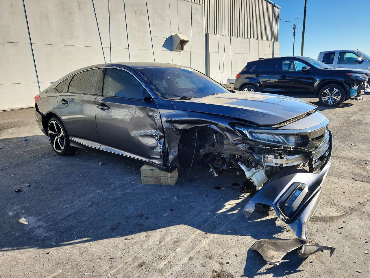 2018 HONDA ACCORD photo 4