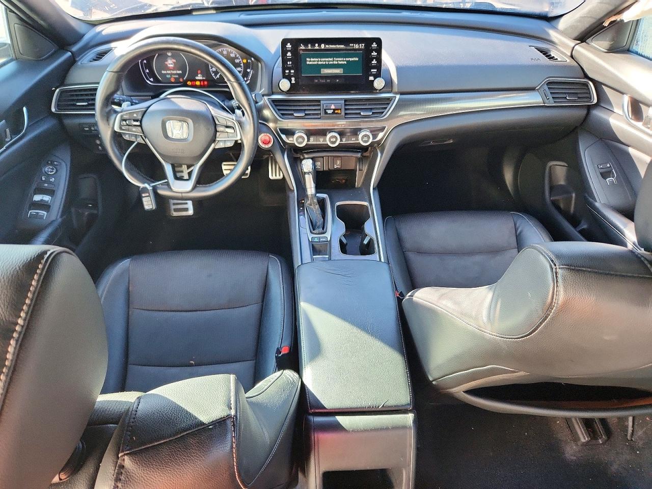2018 HONDA ACCORD photo 8