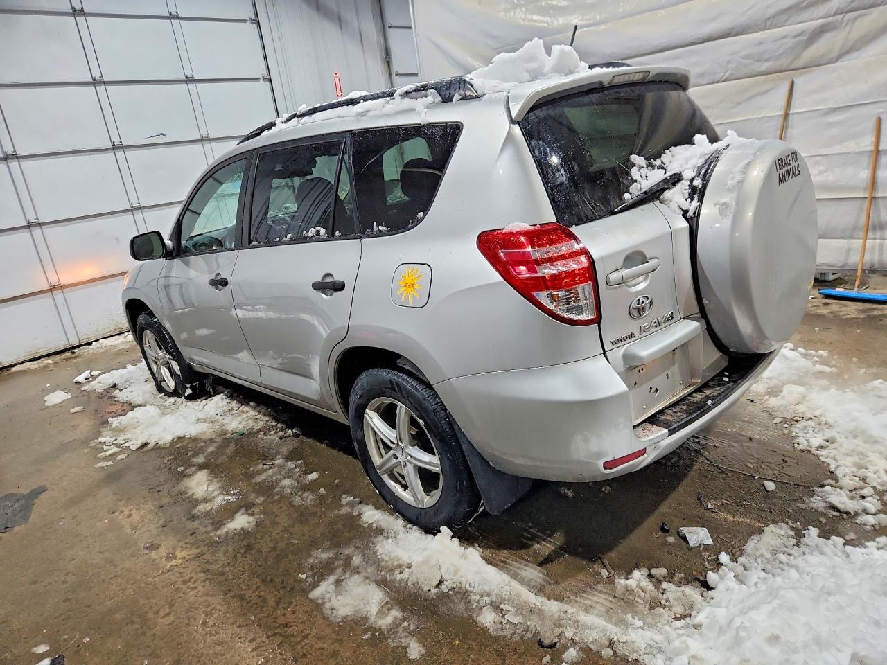 2010 TOYOTA RAV4 photo 3