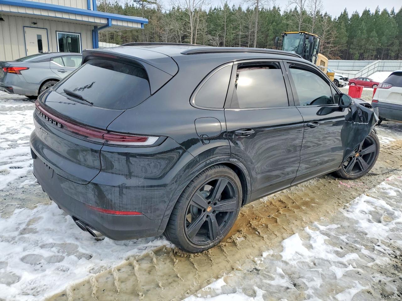 2025 PORSCHE CAYENNE E-HYBRID photo 3