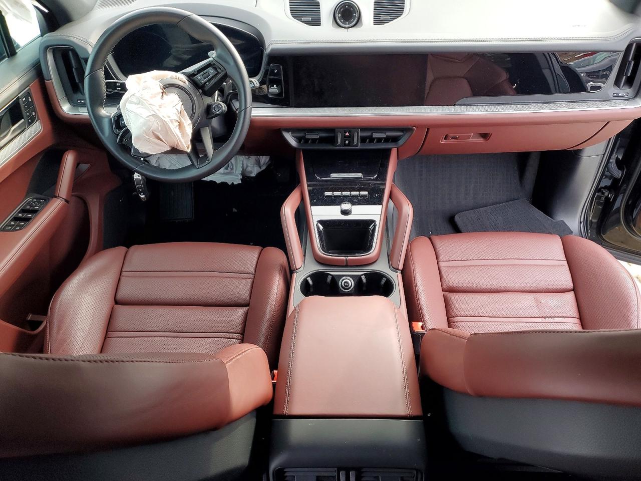 2025 PORSCHE CAYENNE E-HYBRID photo 8