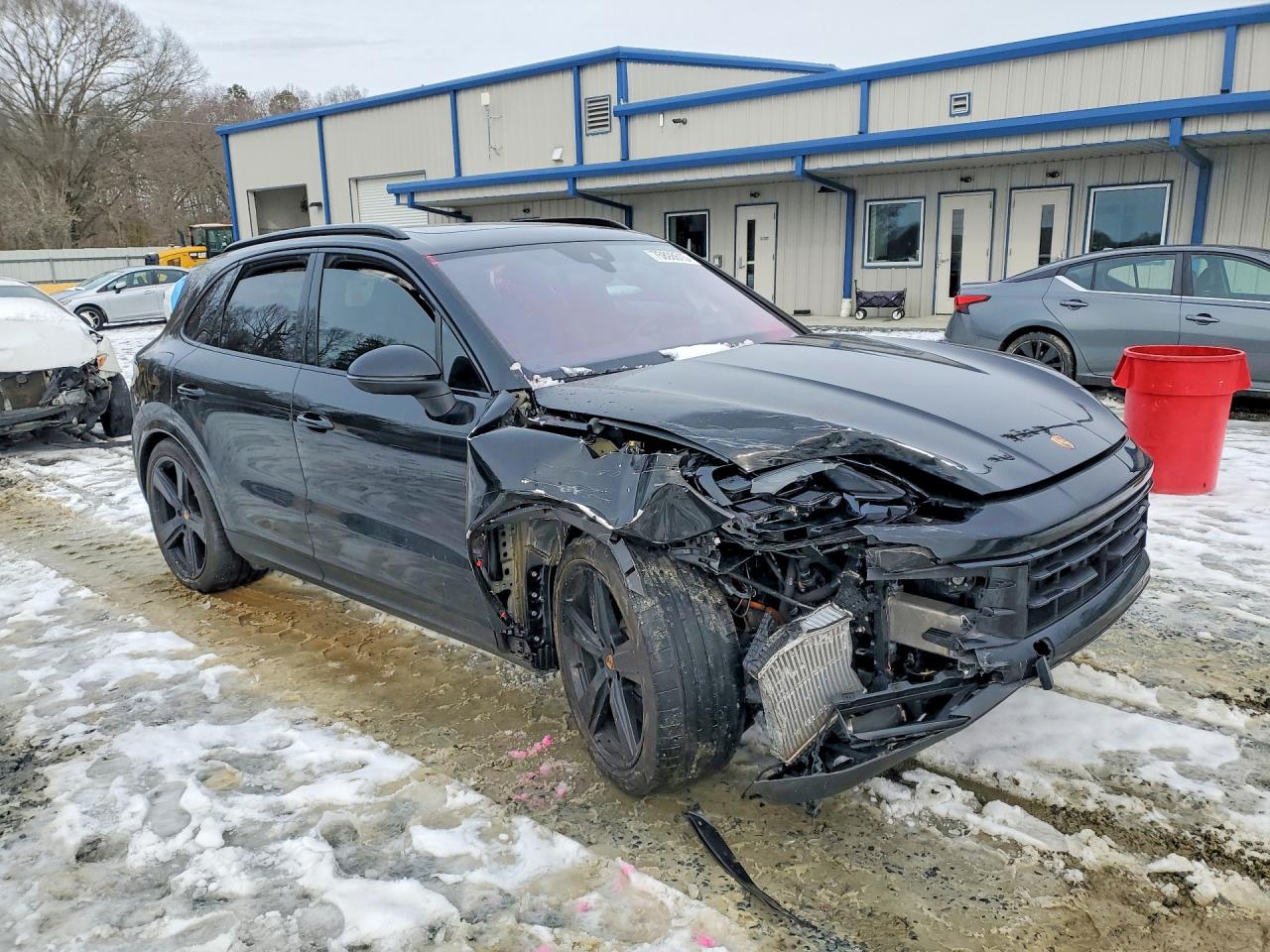 2025 PORSCHE CAYENNE E-HYBRID photo 4