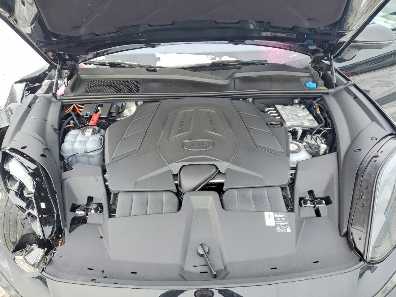 2025 PORSCHE CAYENNE E-HYBRID photo 12