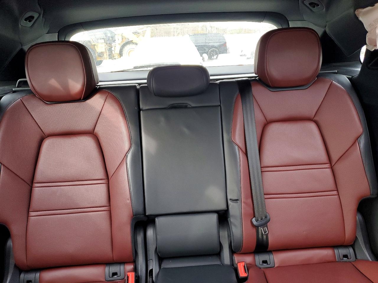 2025 PORSCHE CAYENNE E-HYBRID photo 10