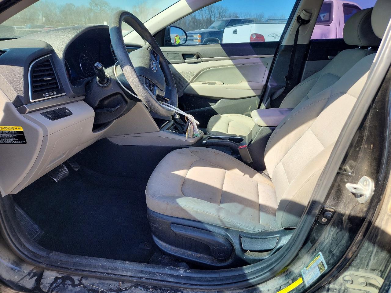 2017 HYUNDAI ELANTRA SE photo 13