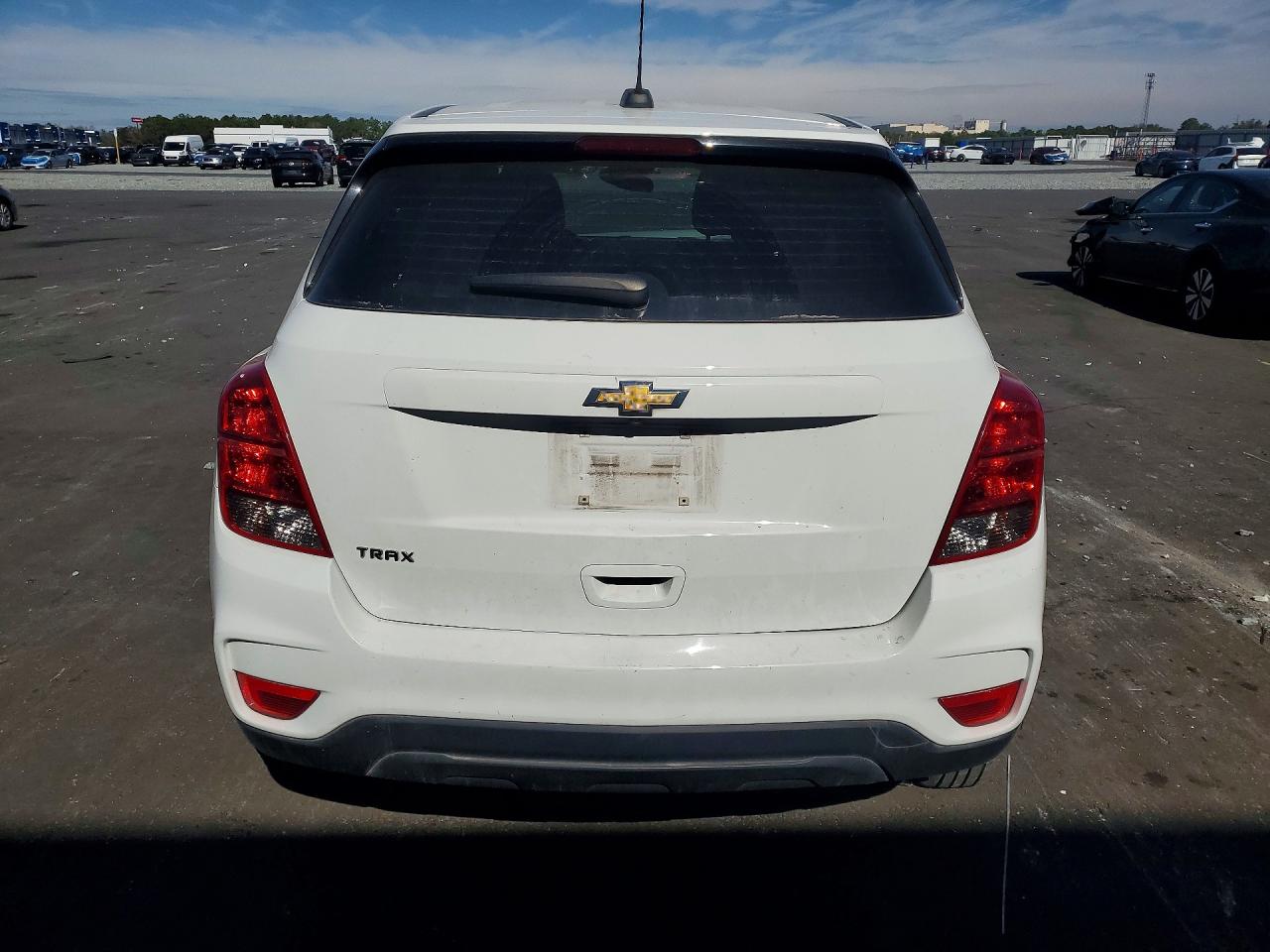 2020 CHEVROLET TRAX LS photo 6