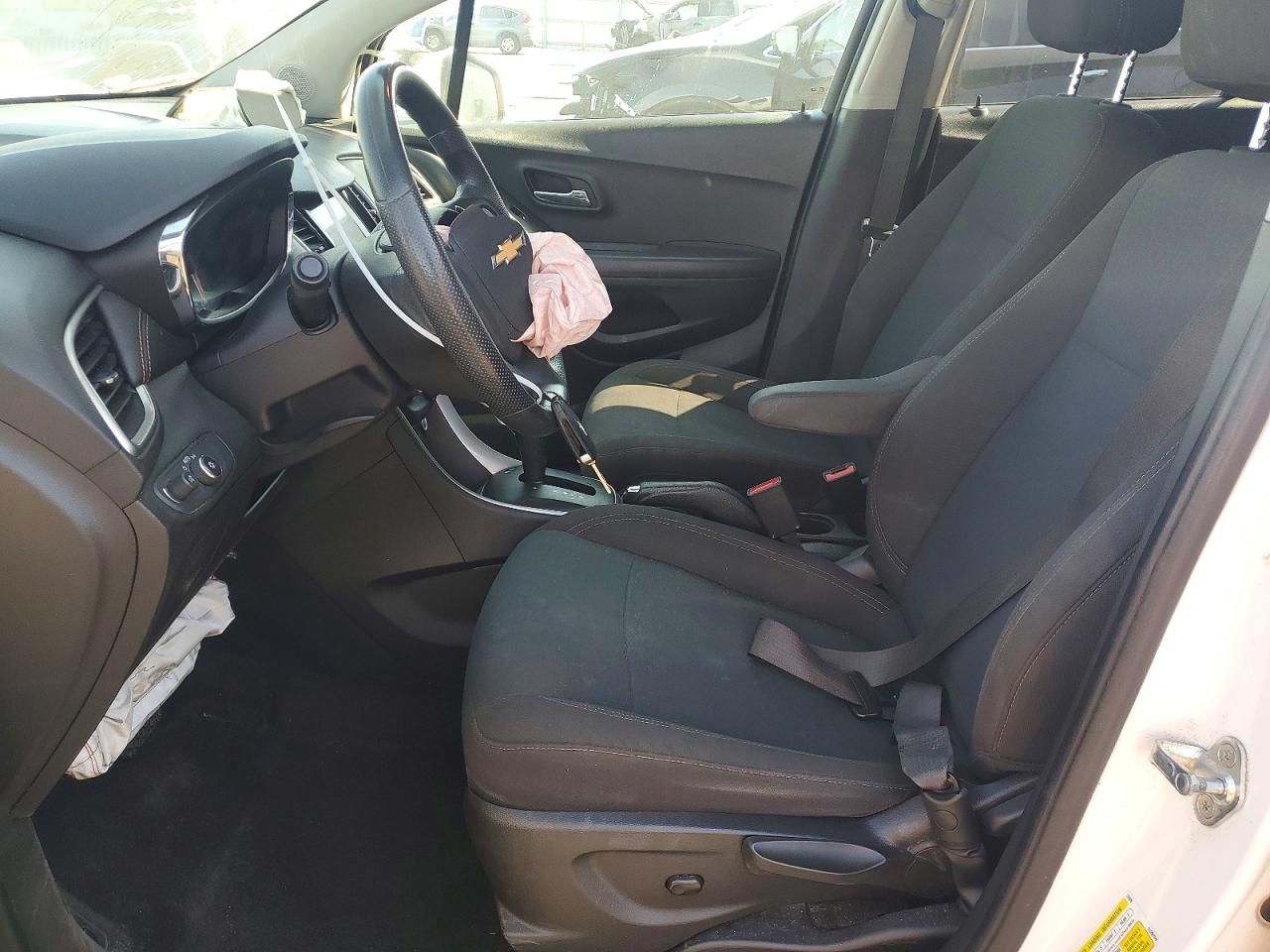 2020 CHEVROLET TRAX LS photo 7