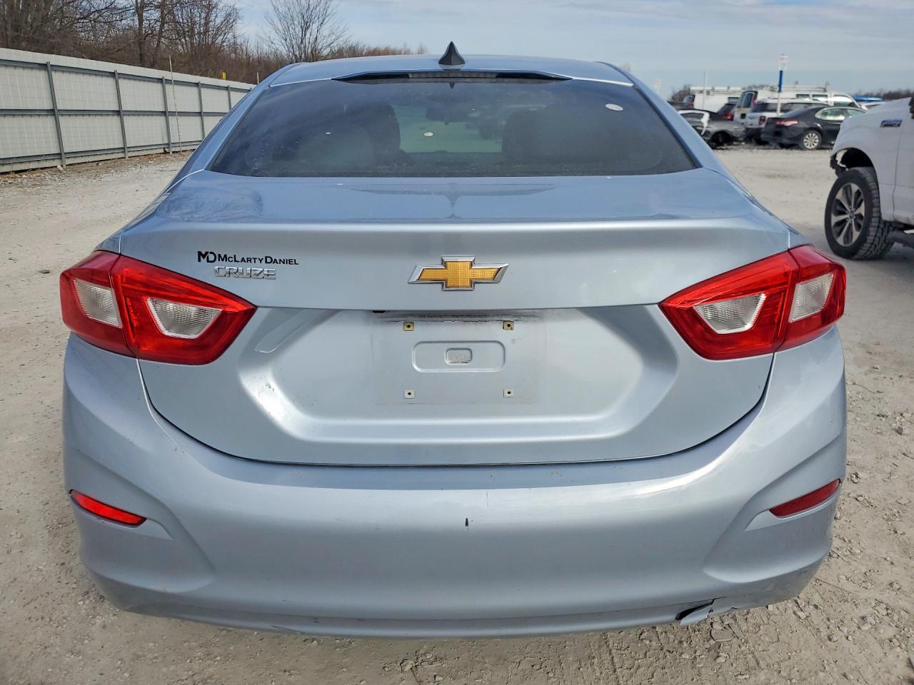 2017 CHEVROLET CRUZE LS photo 11