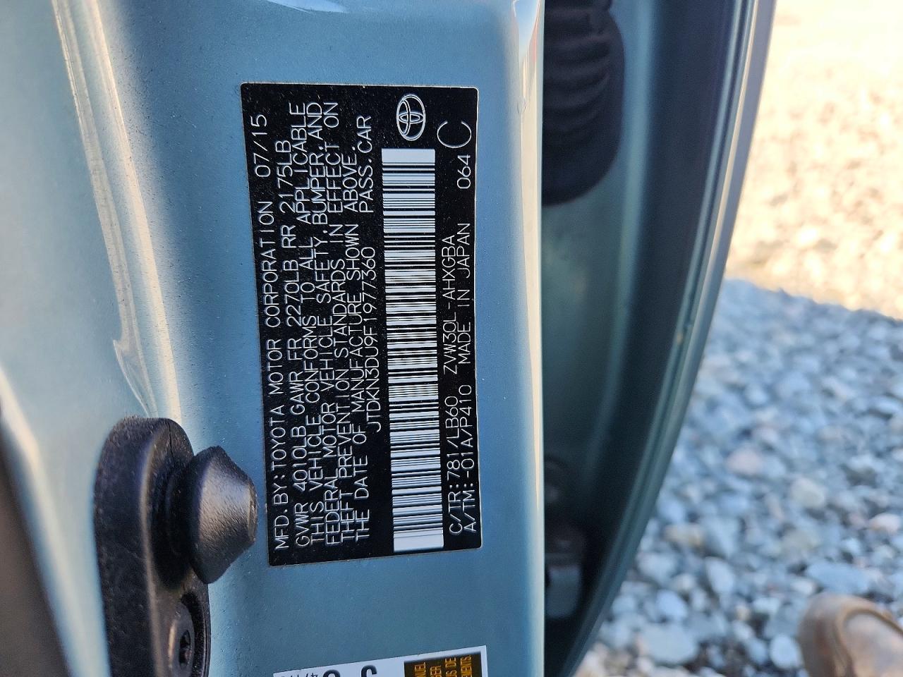 2015 TOYOTA PRIUS photo 13