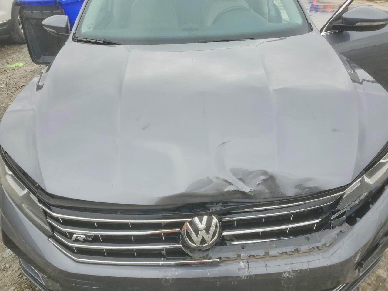 2017 VOLKSWAGEN PASSAT R-LINE photo 21