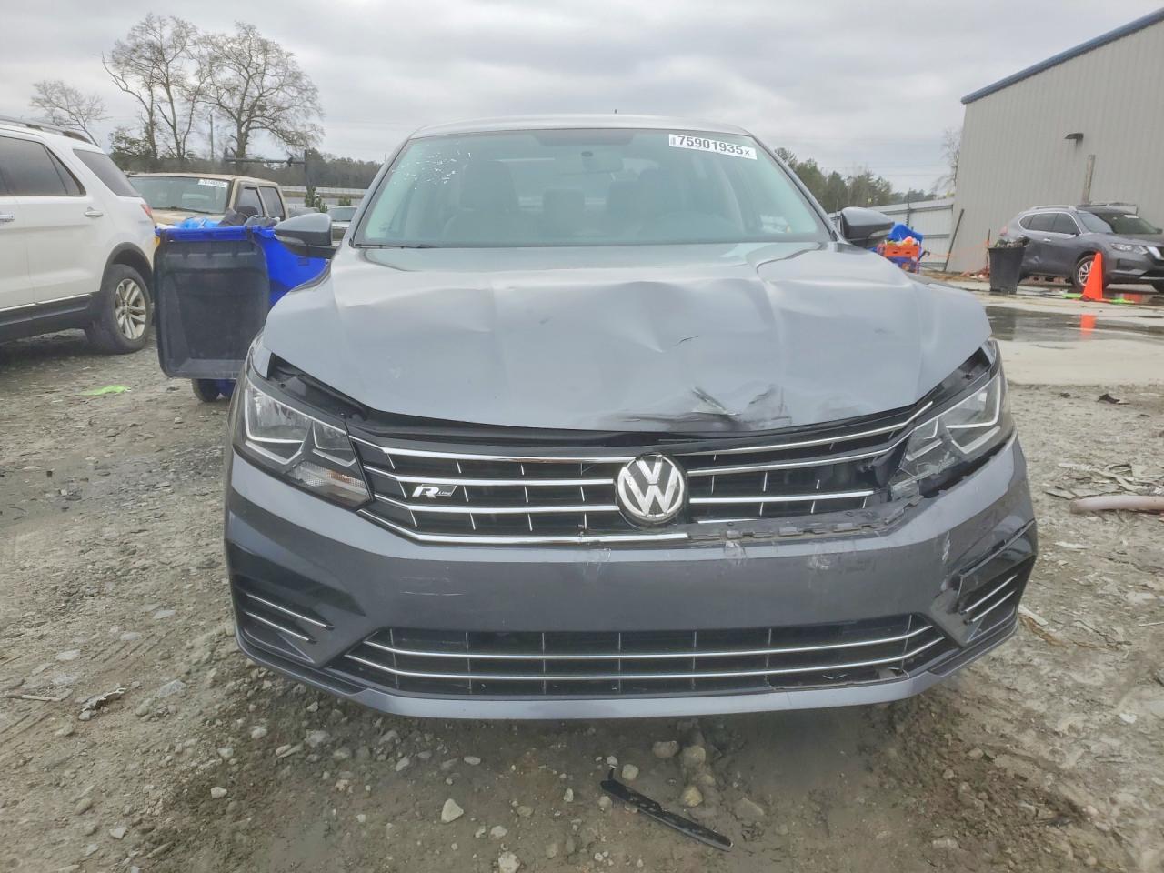 2017 VOLKSWAGEN PASSAT R-LINE photo 9