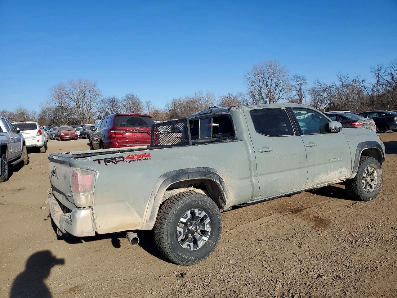 2022 TOYOTA TACOMA DOUBLE CAB photo 3