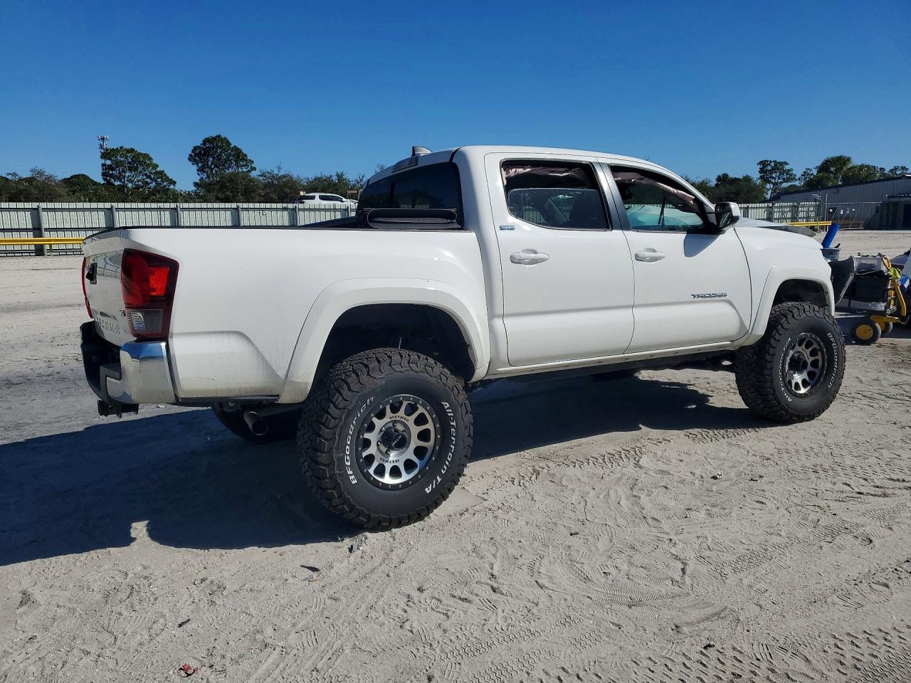 2021 TOYOTA TACOMA DOUBLE CAB photo 5