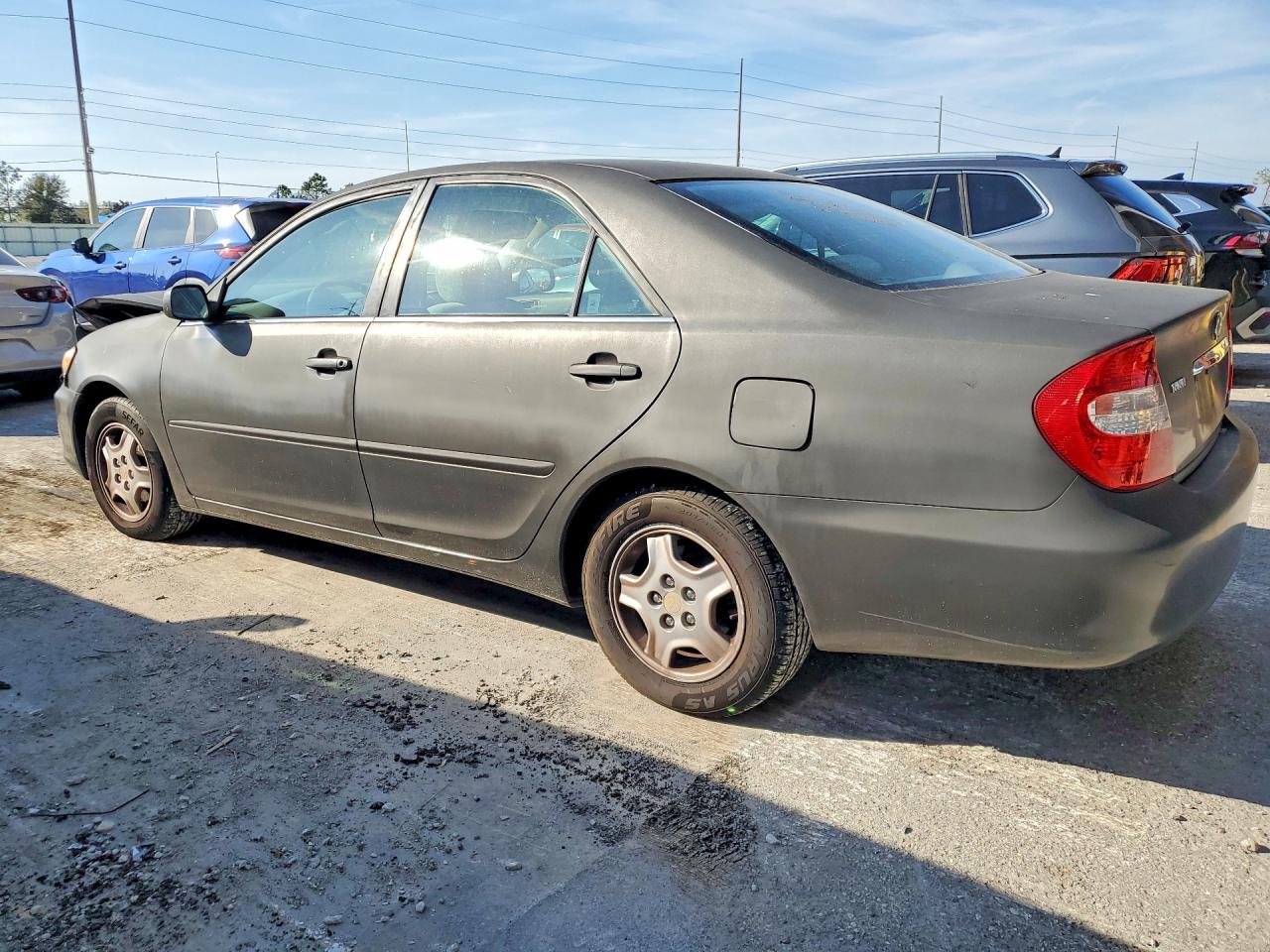 2002 TOYOTA CAMRY LE V6 photo 4