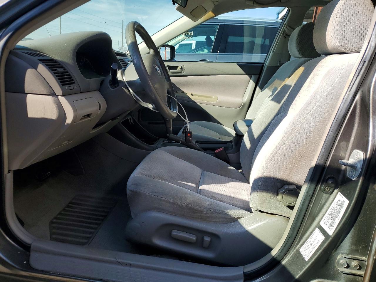 2002 TOYOTA CAMRY LE V6 photo 19