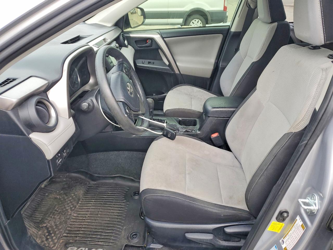 2018 TOYOTA RAV4 LE photo 7