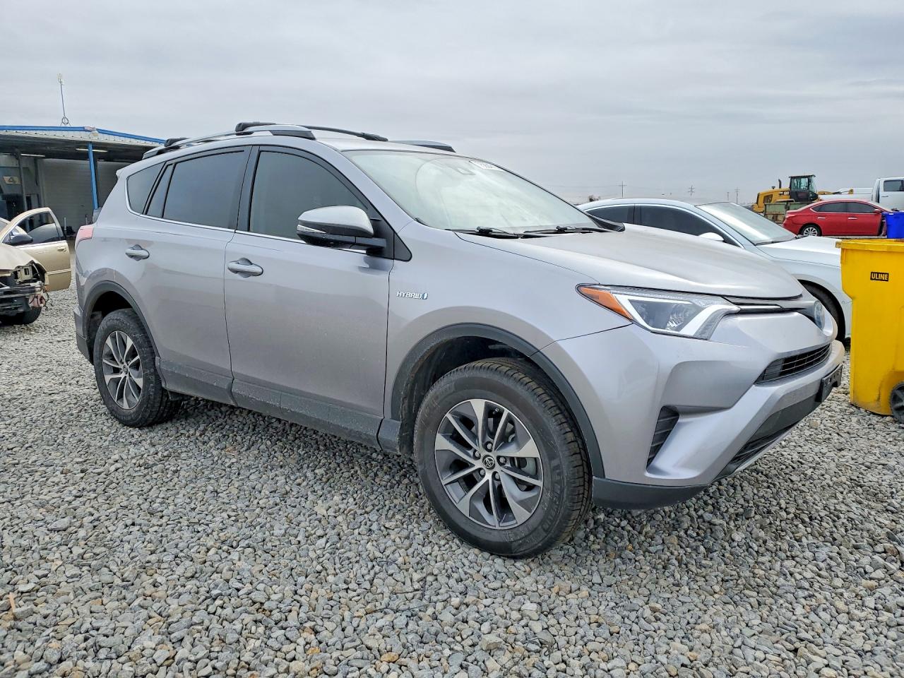 2018 TOYOTA RAV4 LE photo 4