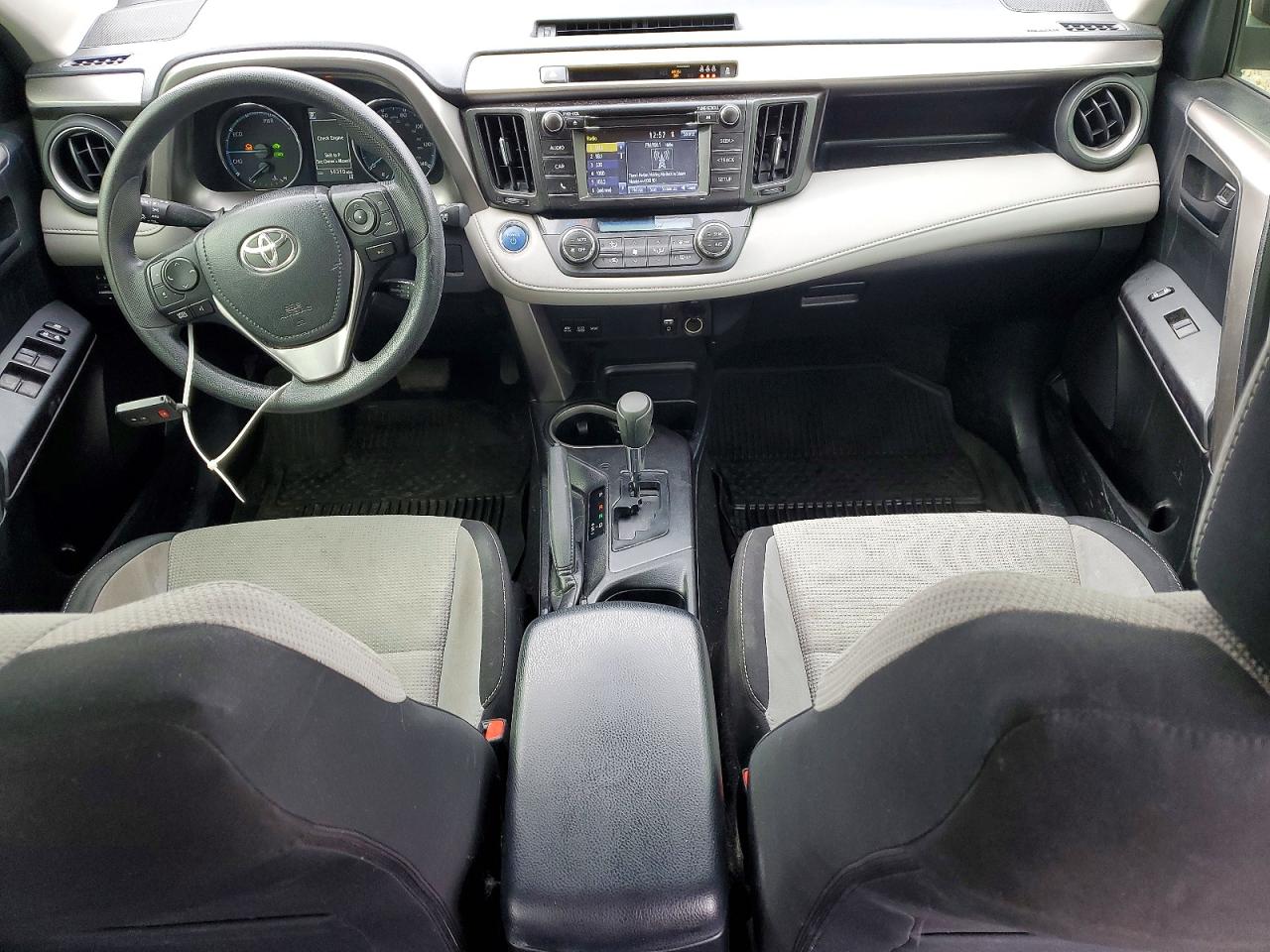 2018 TOYOTA RAV4 LE photo 8