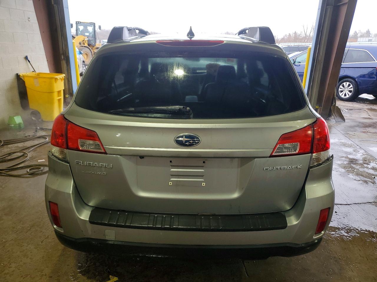 2011 SUBARU OUTBACK 2.5I LIMITED photo 11