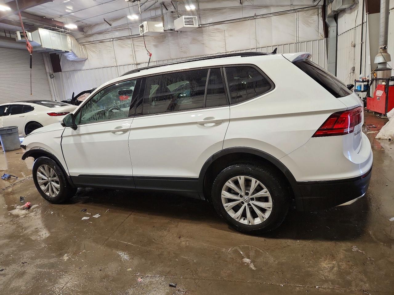 2020 VOLKSWAGEN TIGUAN S photo 3
