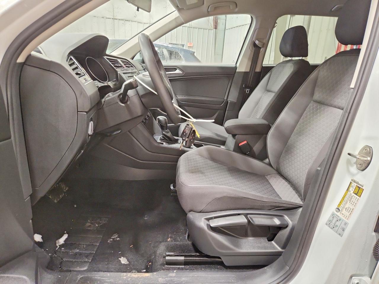 2020 VOLKSWAGEN TIGUAN S photo 13