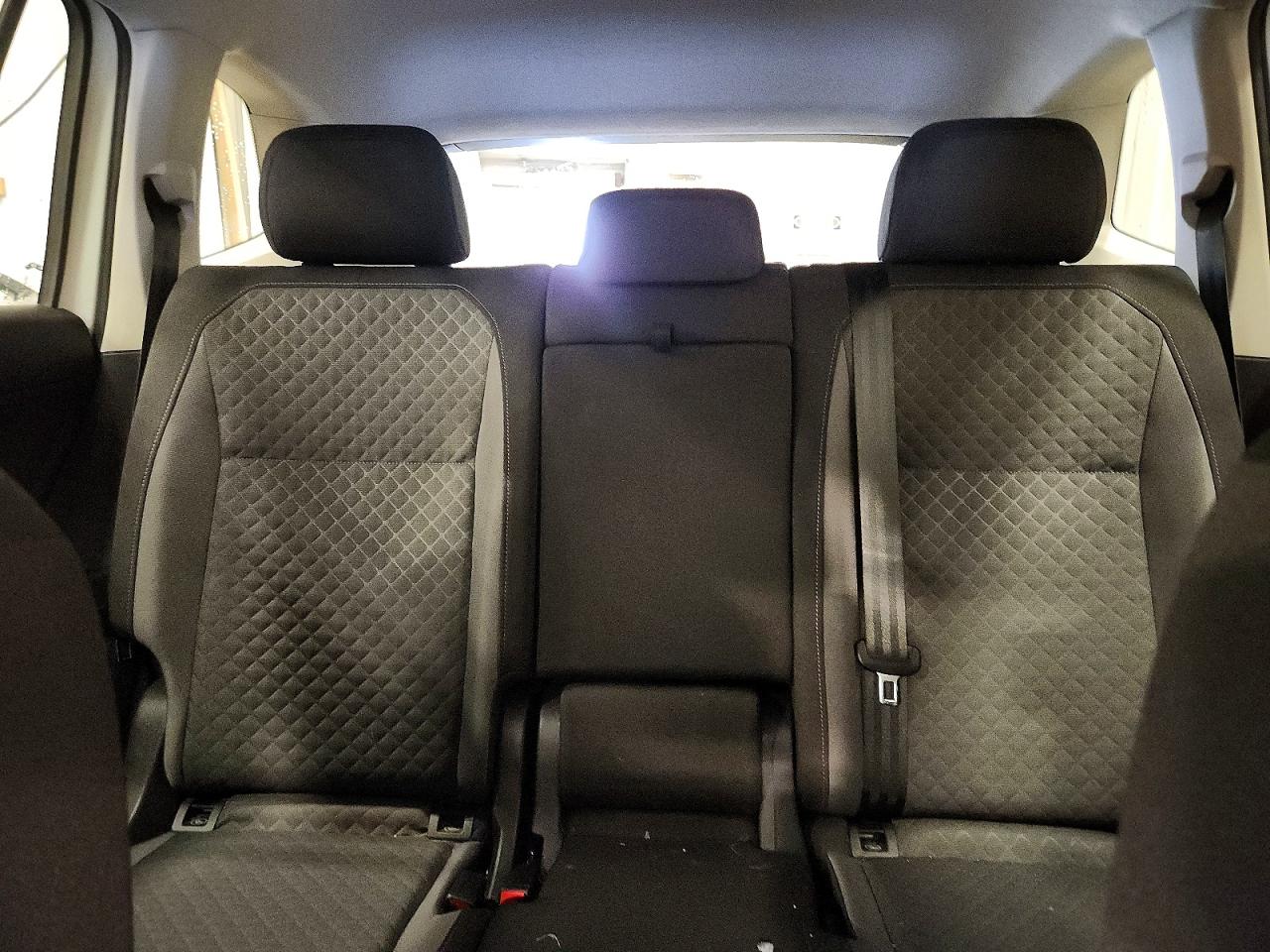 2020 VOLKSWAGEN TIGUAN S photo 19