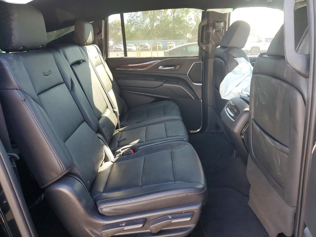 2023 CADILLAC ESCALADE ESV LUXURY photo 11