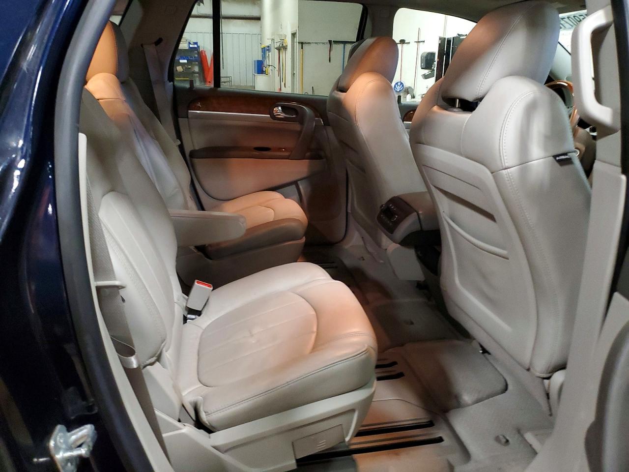 2011 BUICK ENCLAVE CXL photo 11