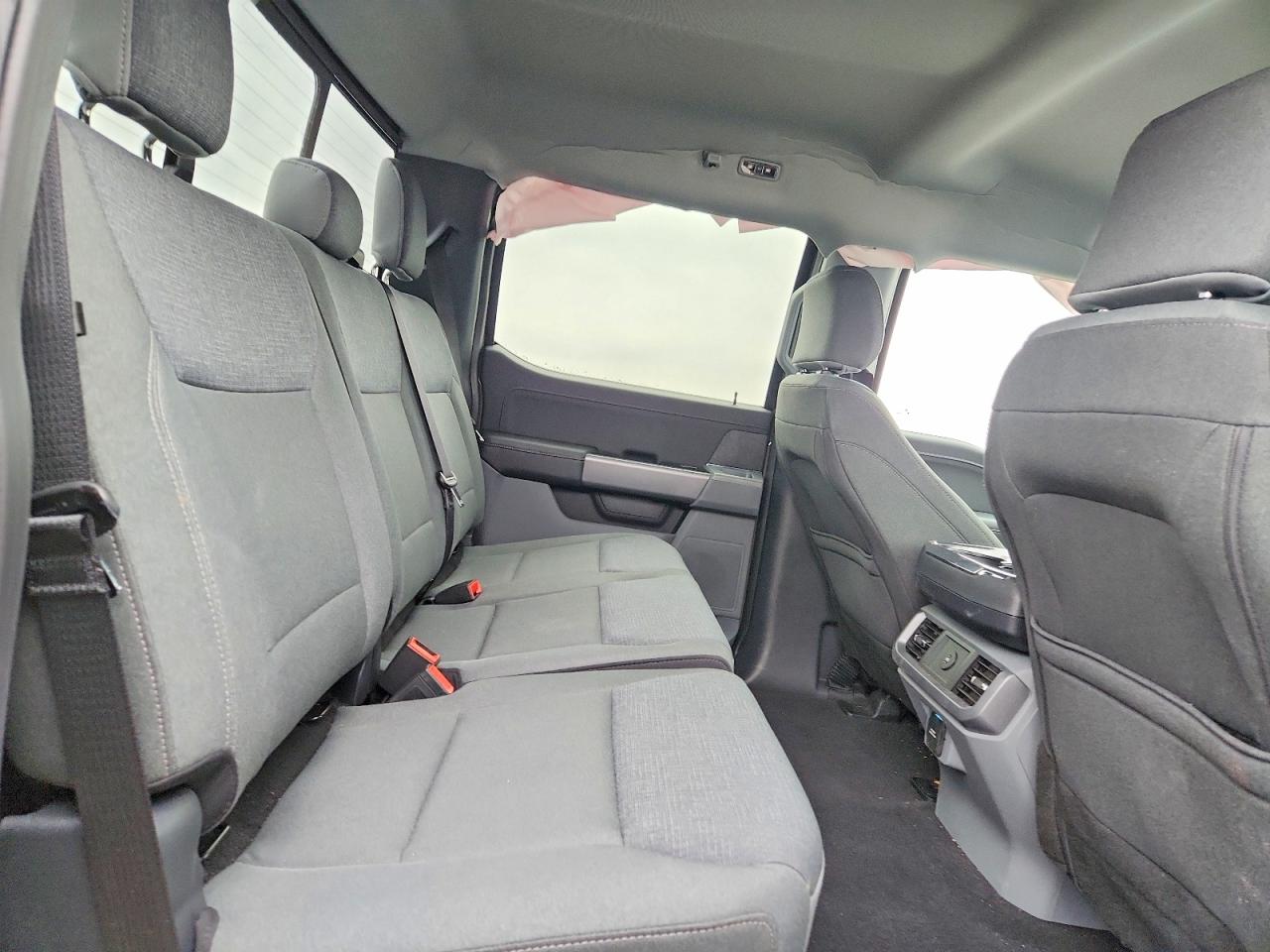2025 FORD F150 XLT photo 28
