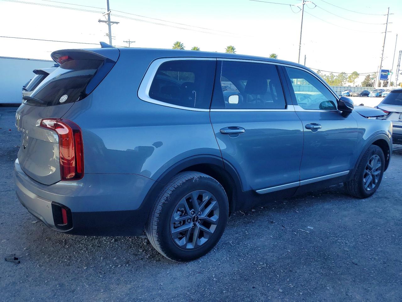 2025 KIA TELLURIDE LX photo 5