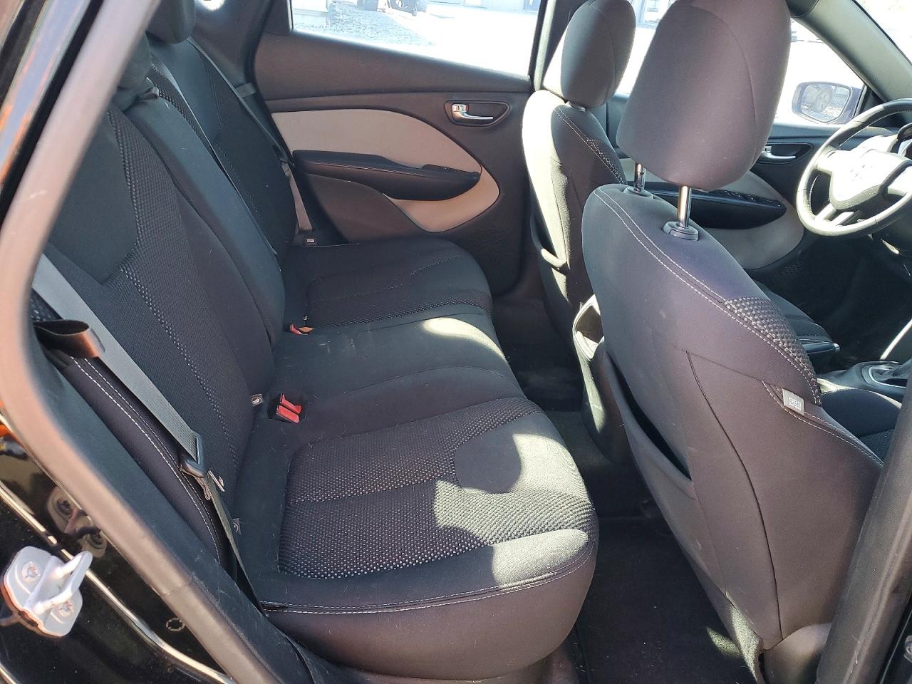 2015 DODGE DART SXT photo 10