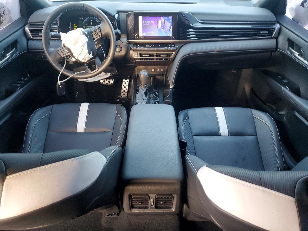 2025 TOYOTA CAMRY XSE photo 15