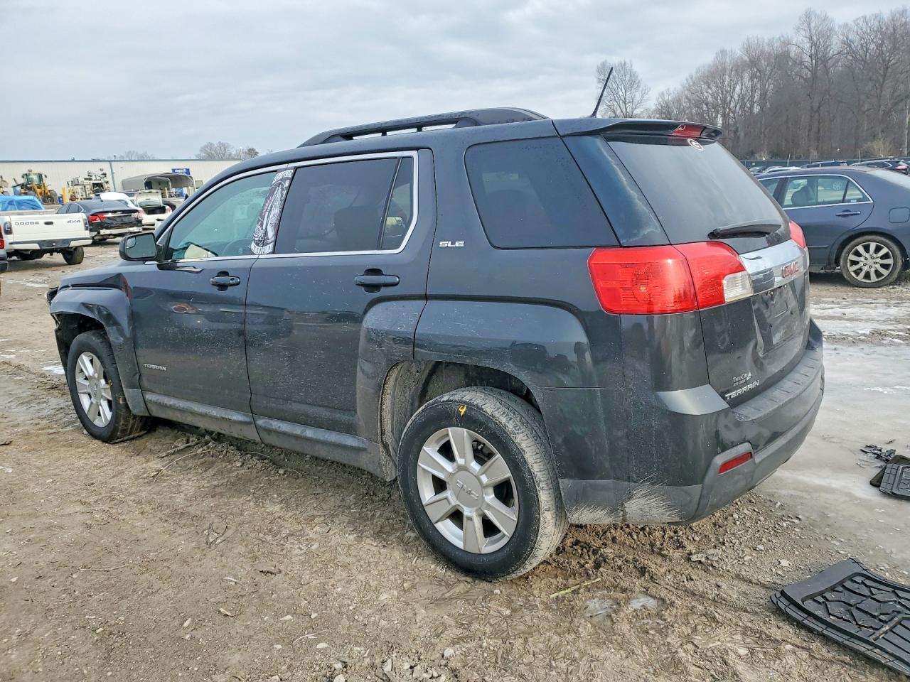 2013 GMC TERRAIN SLE photo 3